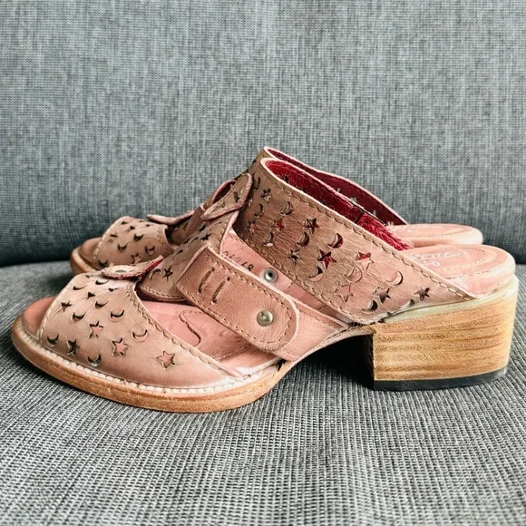 Stylish Pink Leather Sandals - Picture 5 of 12